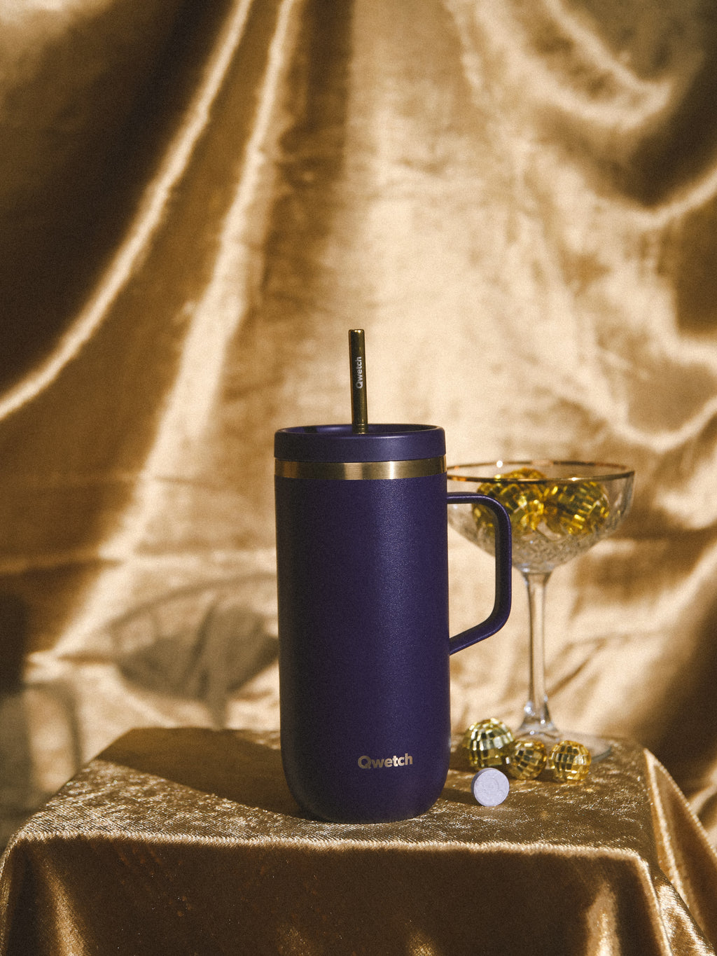 Isotherme Cold Cup mit Henkel - Dunkelviolett & Gold