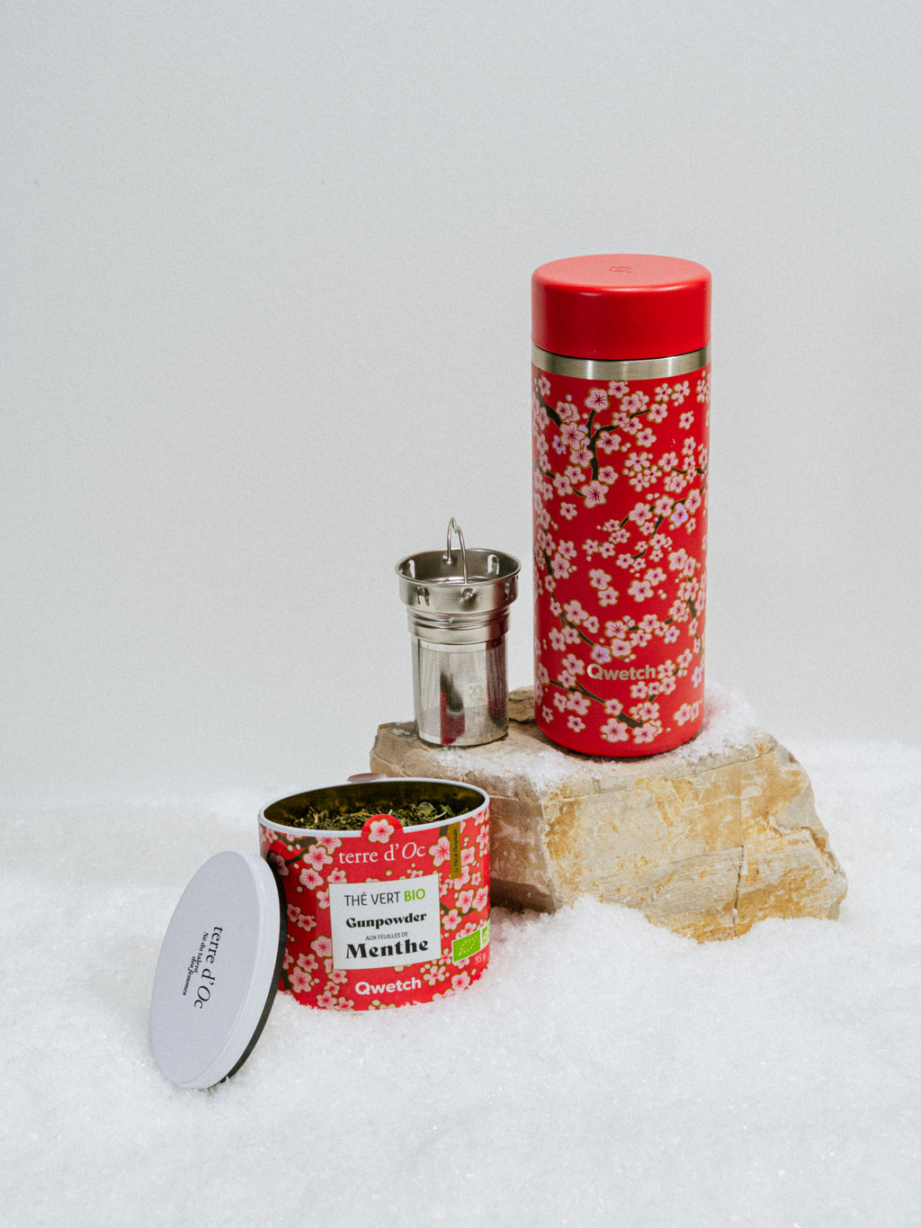 Insulated Teamug Flowers Red & Organic Green Tea - Terre d'Oc x Qwetch Gift Set