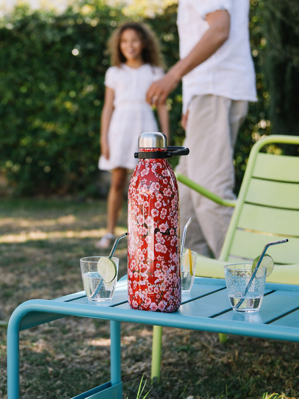 Insulated Bottle - Titan Flowers Red